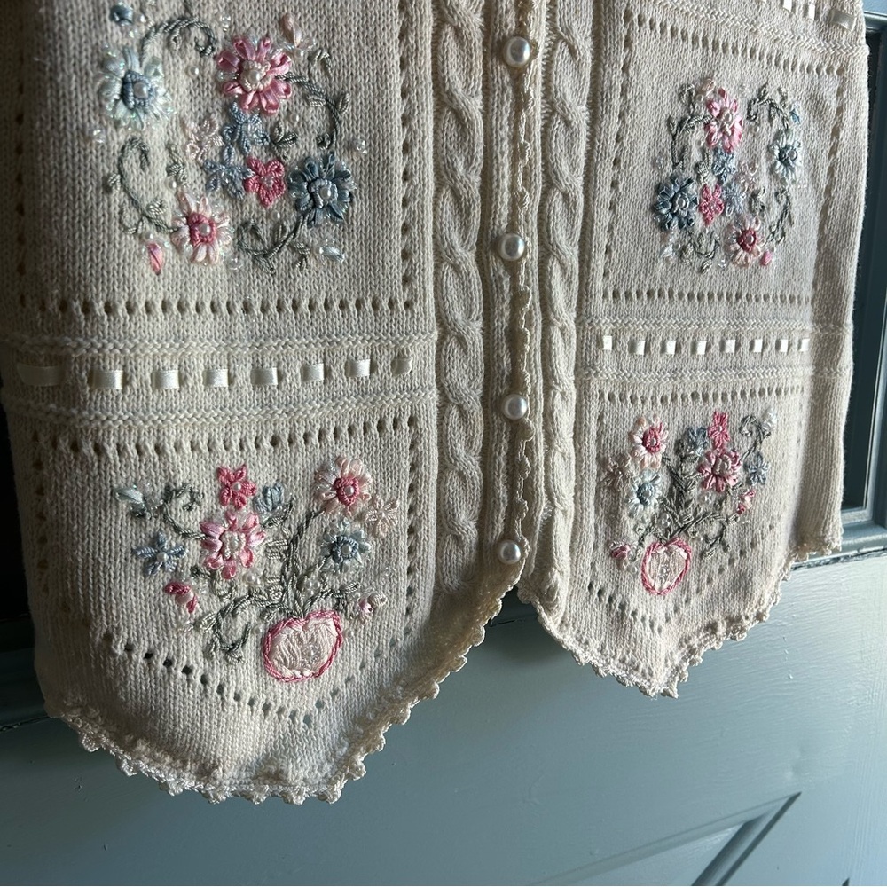 Vintage Knit Sweater Vest Beaded Embroidered Pearl Embellished Flower Cottage S - Picture 6 of 13